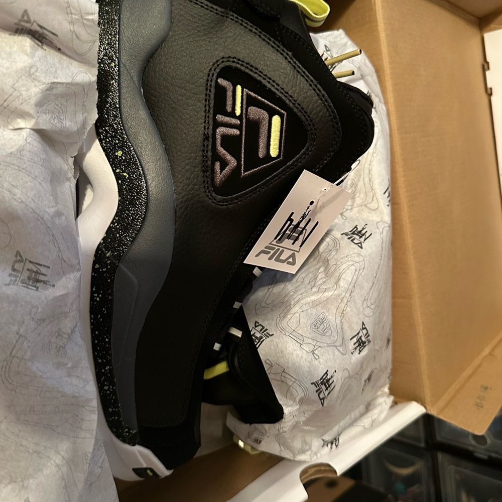 New grant hill 2. Never worn or tried on